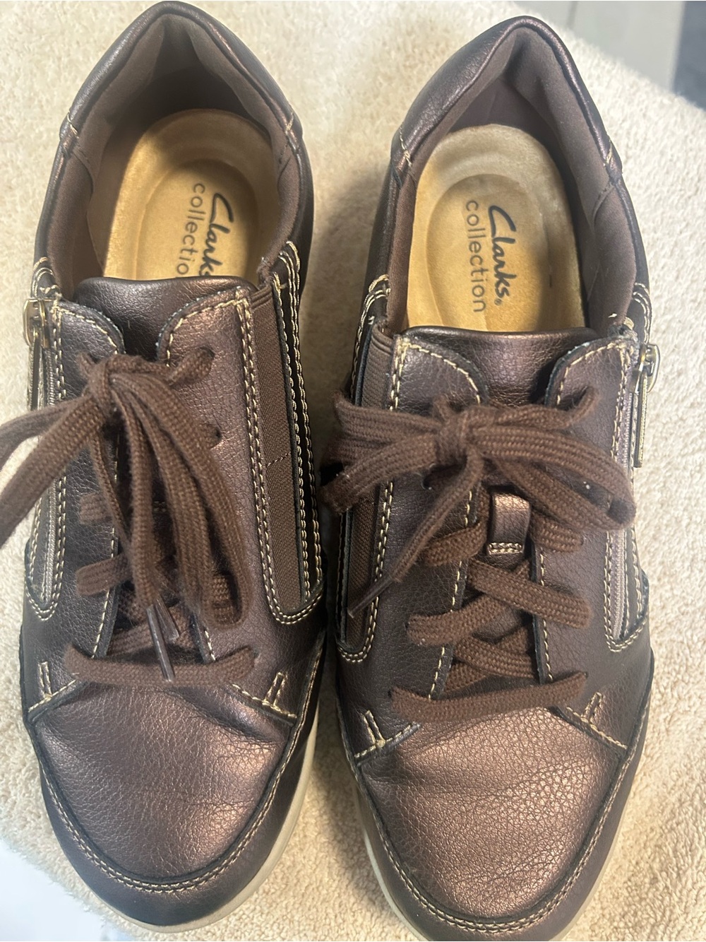 Clark’s Collection Bryianne Baylea lace up side zip sneakers. Size 9.5W like new